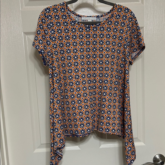 Juniper + Lime Tops - Juniper + Lime Vibrant Geometric Women's Short Sleeve Top Navy Blue Orange White